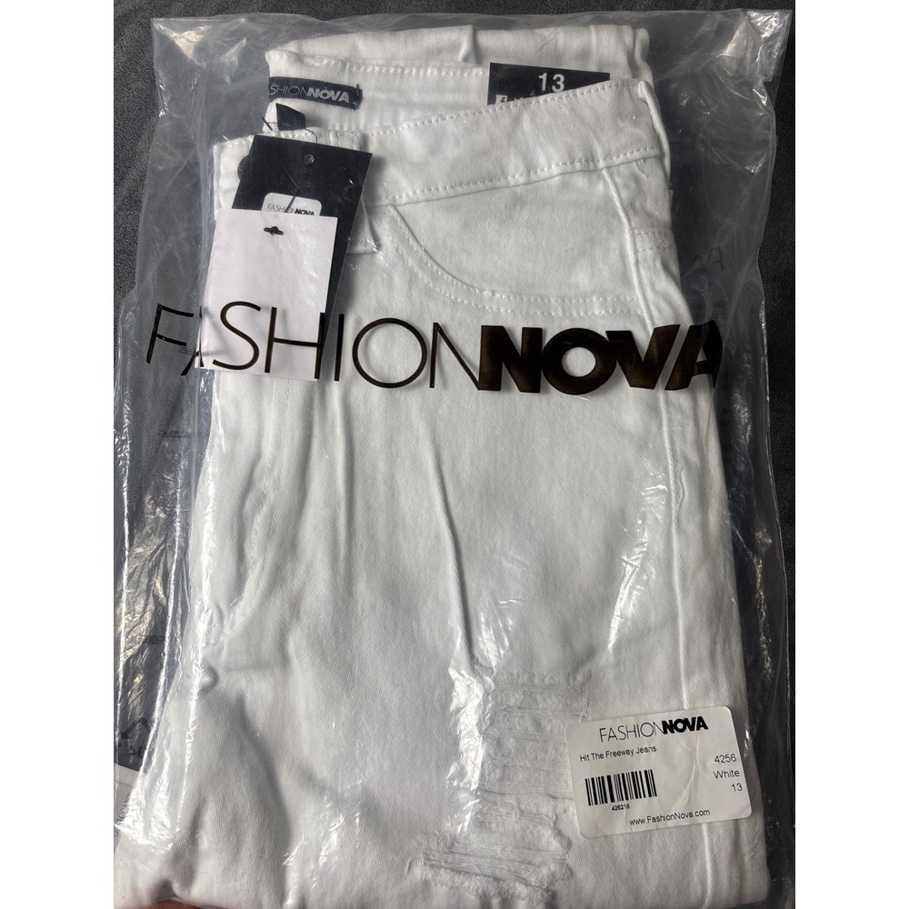 Fashion Nova Hit The Freeway Jeans White Distressed Skinny Size 13 Style 4256